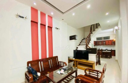 Cho thuê nhà làm VP, KD online, ở nhóm 9n Phố Vũ Tông Phan, DT 36m,4 tầng, Mt 4m, 15 Triệu,
